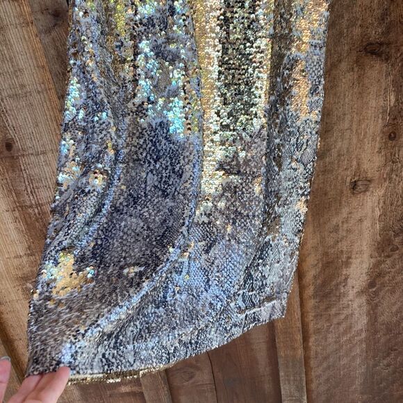 Cupcakes & Cashmere Candace V-neck Silver Sequin Slip Mini Dress-Snake-print - Picture 9 of 14